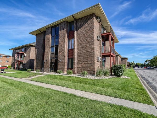 15712 Terrace Drive, Unit 3W, Oak Forest, IL 60452