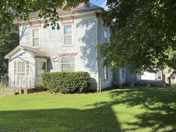 103 W 3Rd Street, Packwood, IA 52580