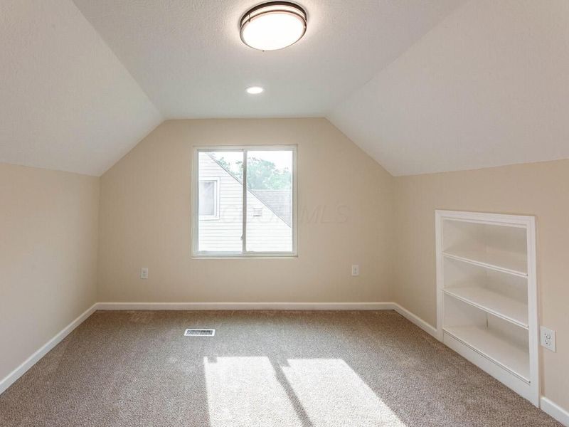 2288 Middlehurst Drive, Columbus, OH 43219 Photo 18
