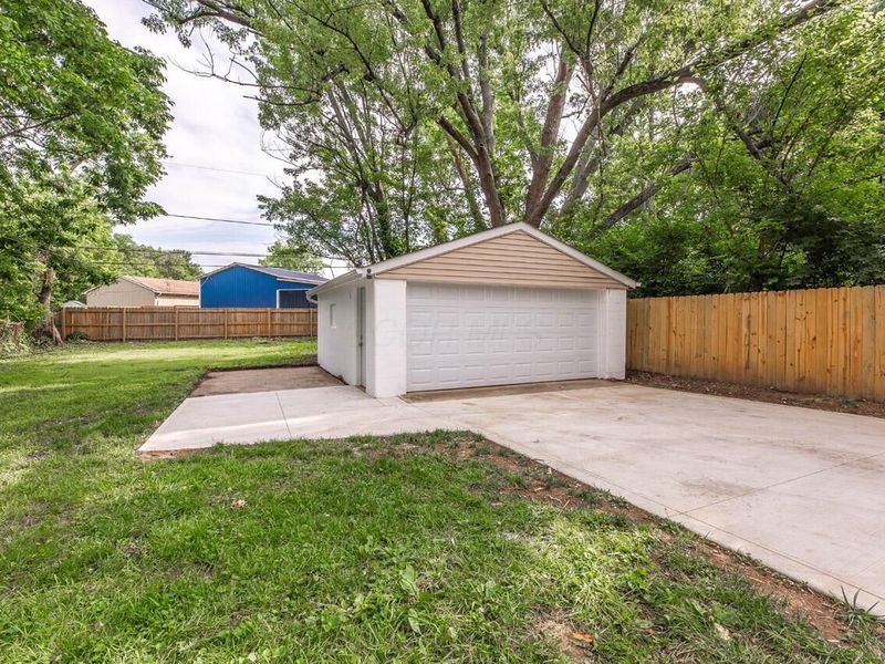 2288 Middlehurst Drive, Columbus, OH 43219 Photo 2
