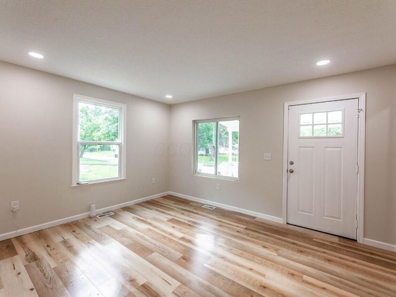 2288 Middlehurst Drive, Columbus, OH 43219 Photo 5