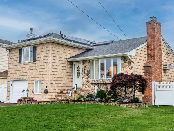 3 Jackson Place, Massapequa, NY 11758
