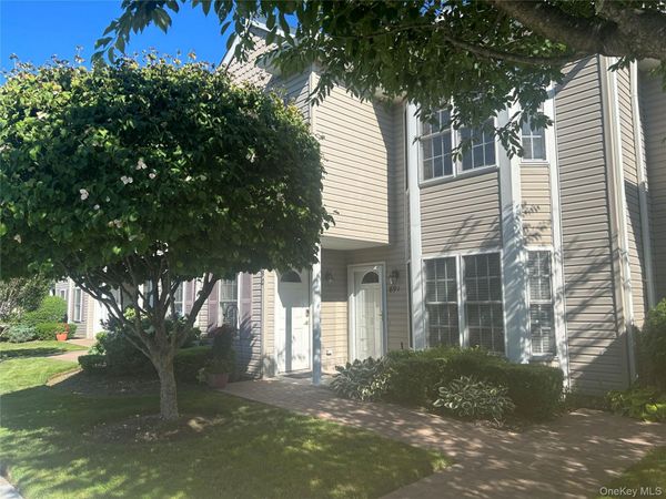 891 Altessa Boulevard , Melville, NY 11747