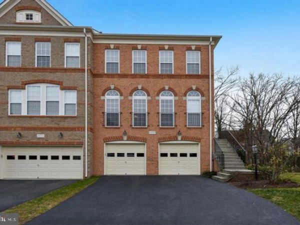 22092 AVONWORTH SQUARE, BROADLANDS, VA 20148