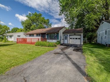 107 Albernathy St Street , Liverpool, NY 13088