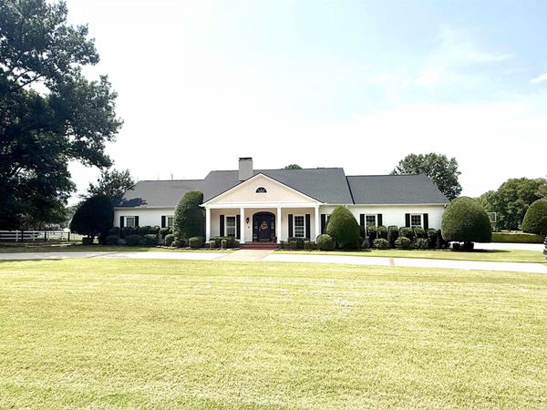 3 Edgehill, Searcy, AR 72143