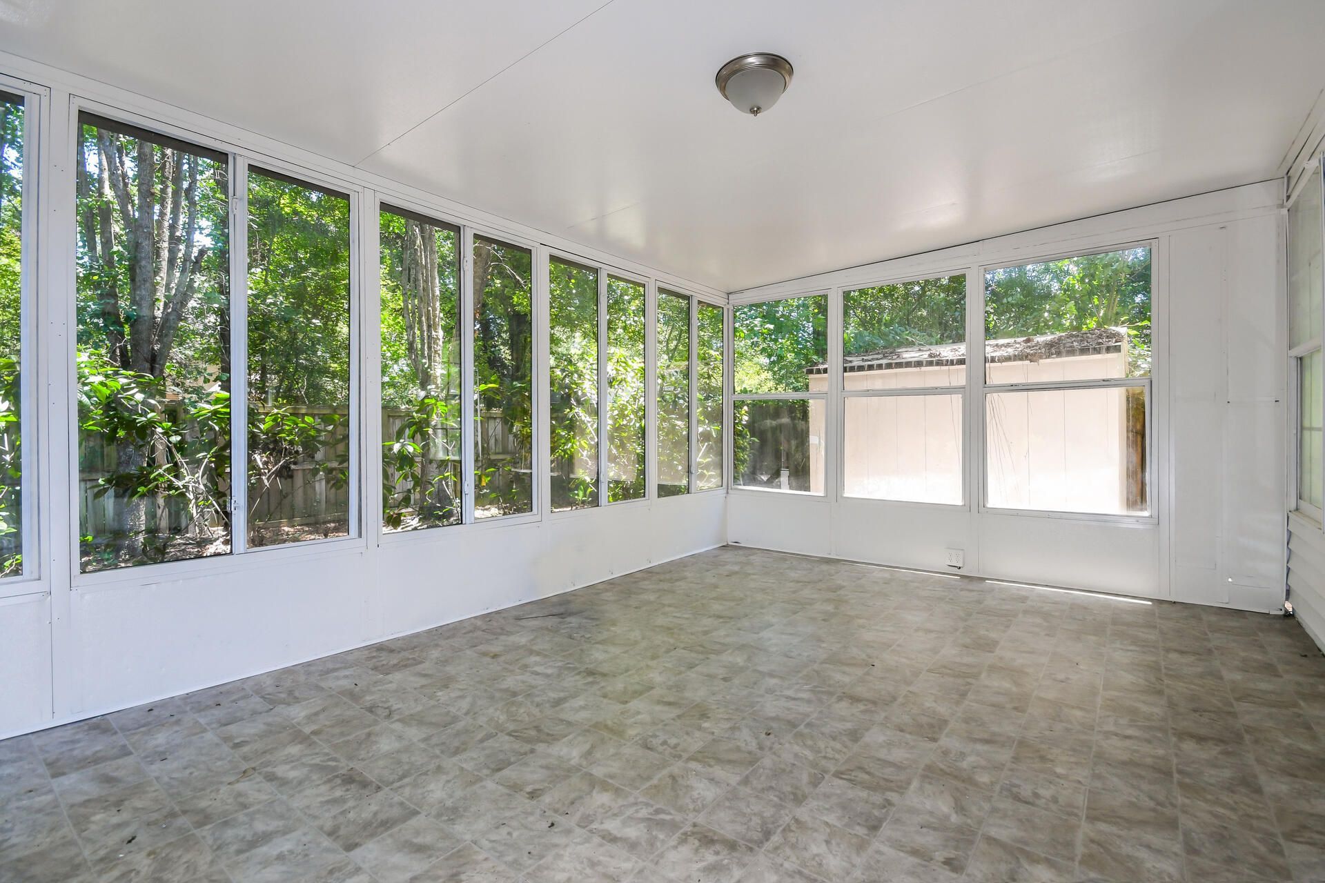 343 Damascus Drive Photo 10