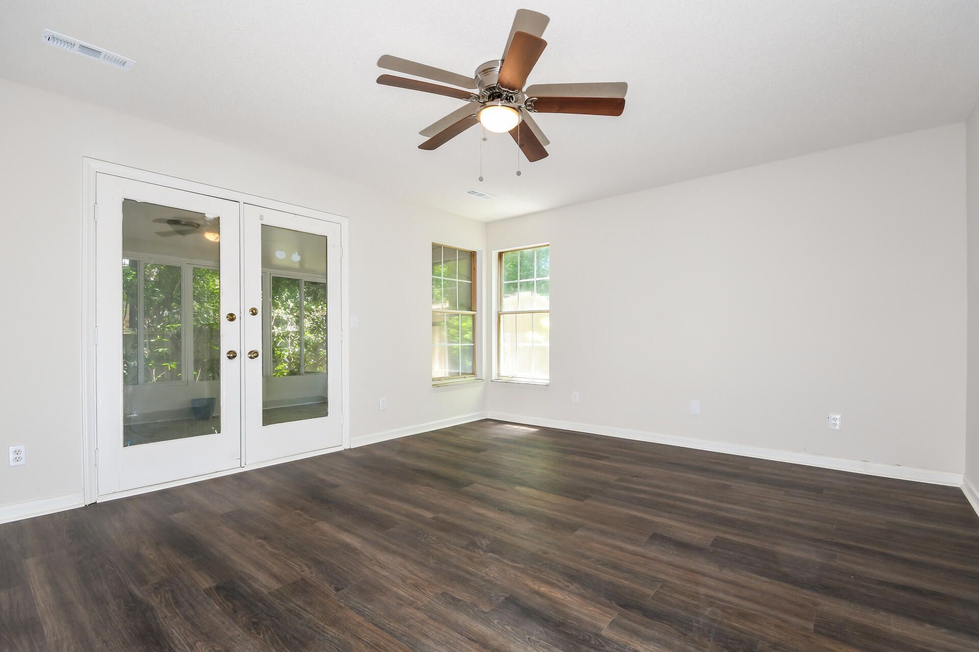 343 Damascus Drive Photo 11