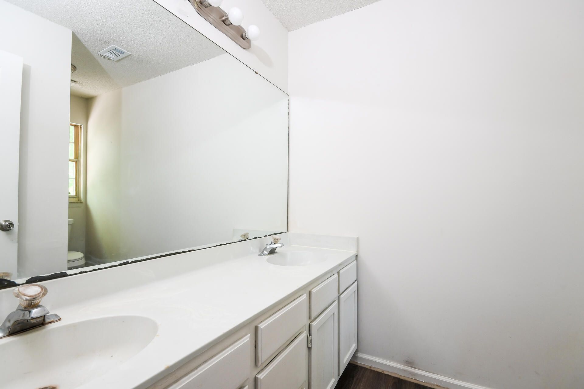 343 Damascus Drive Photo 17