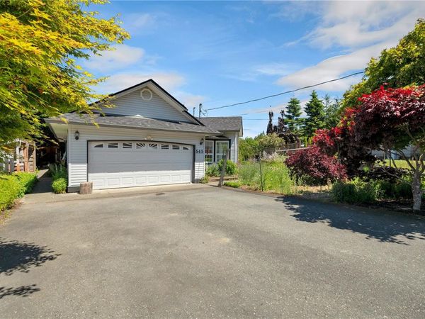 545 Sunset Pl, Port McNeill, BC V0N 2R0