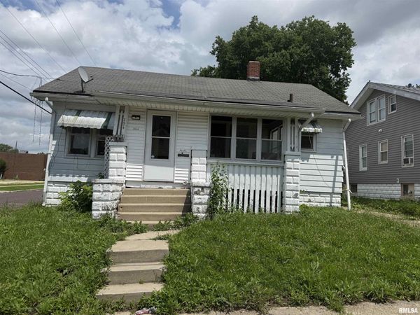 2614 N CALIFORNIA Avenue, Peoria, IL 61603