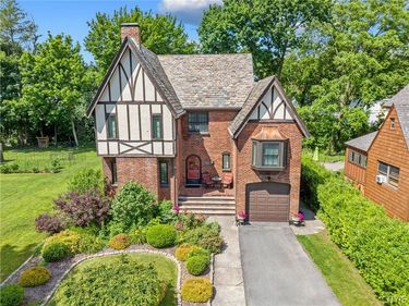 413 E Genesee Parkway , Syracuse, NY 13214