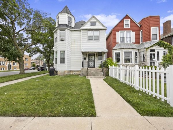 8956 S Dauphin Avenue, Chicago, IL 60619