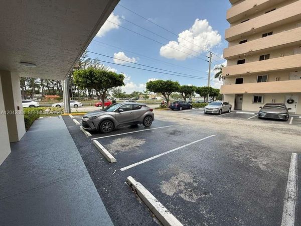 2735 W 52nd St , Unit 109, Hialeah, FL 33016