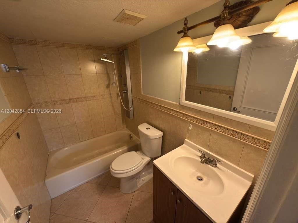 2735 W 52nd St, Unit 109, Hialeah, FL 33016 Photo