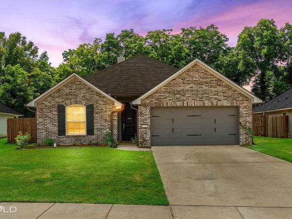 3351 Grand Lake Drive, Bossier City, LA 71111