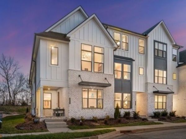 2093 Conductor Ln , Thompsons Station, TN 37179