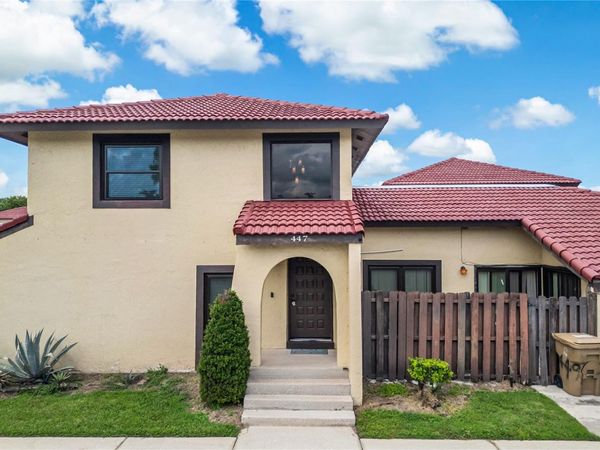 447 HUNTER CIRCLE , KISSIMMEE, FL 34758