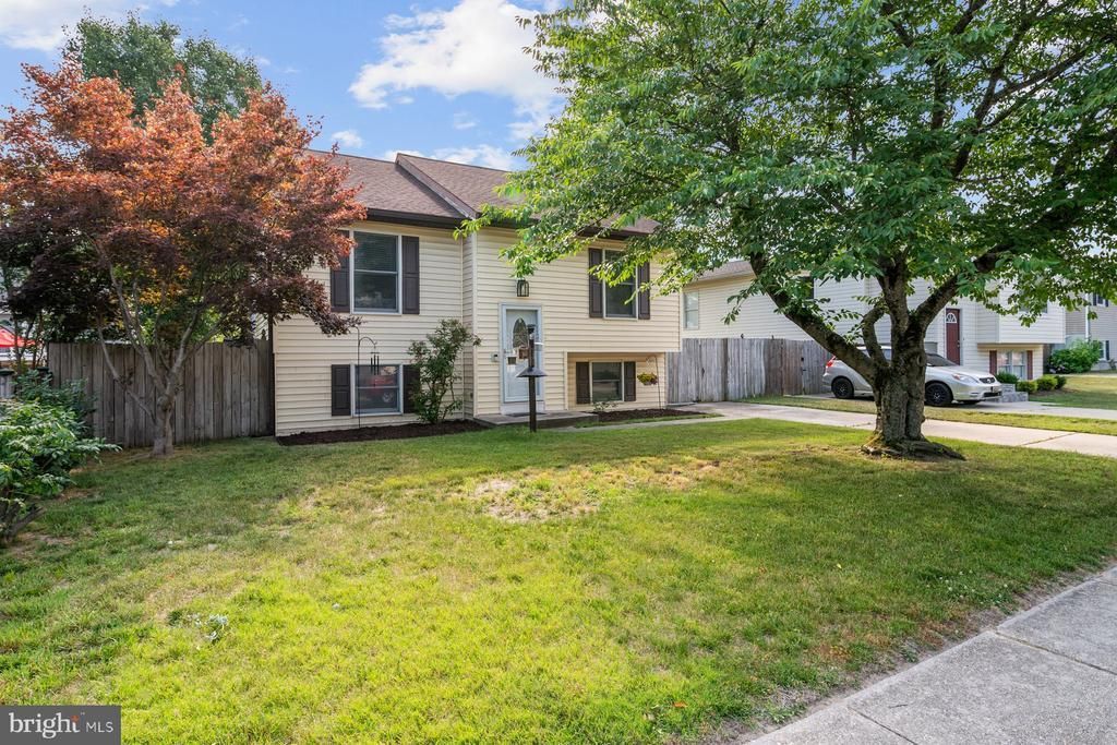 8033 ESCALON AVENUE , PASADENA, MD 21122