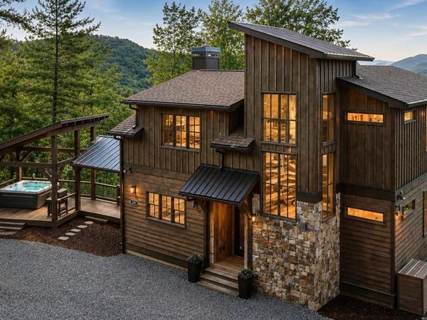 128 Amy Creek Circle, Ellijay, GA 30540