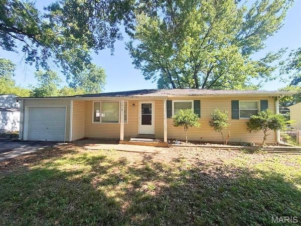 1419 Farmview Avenue , Unincorporated, MO 63138