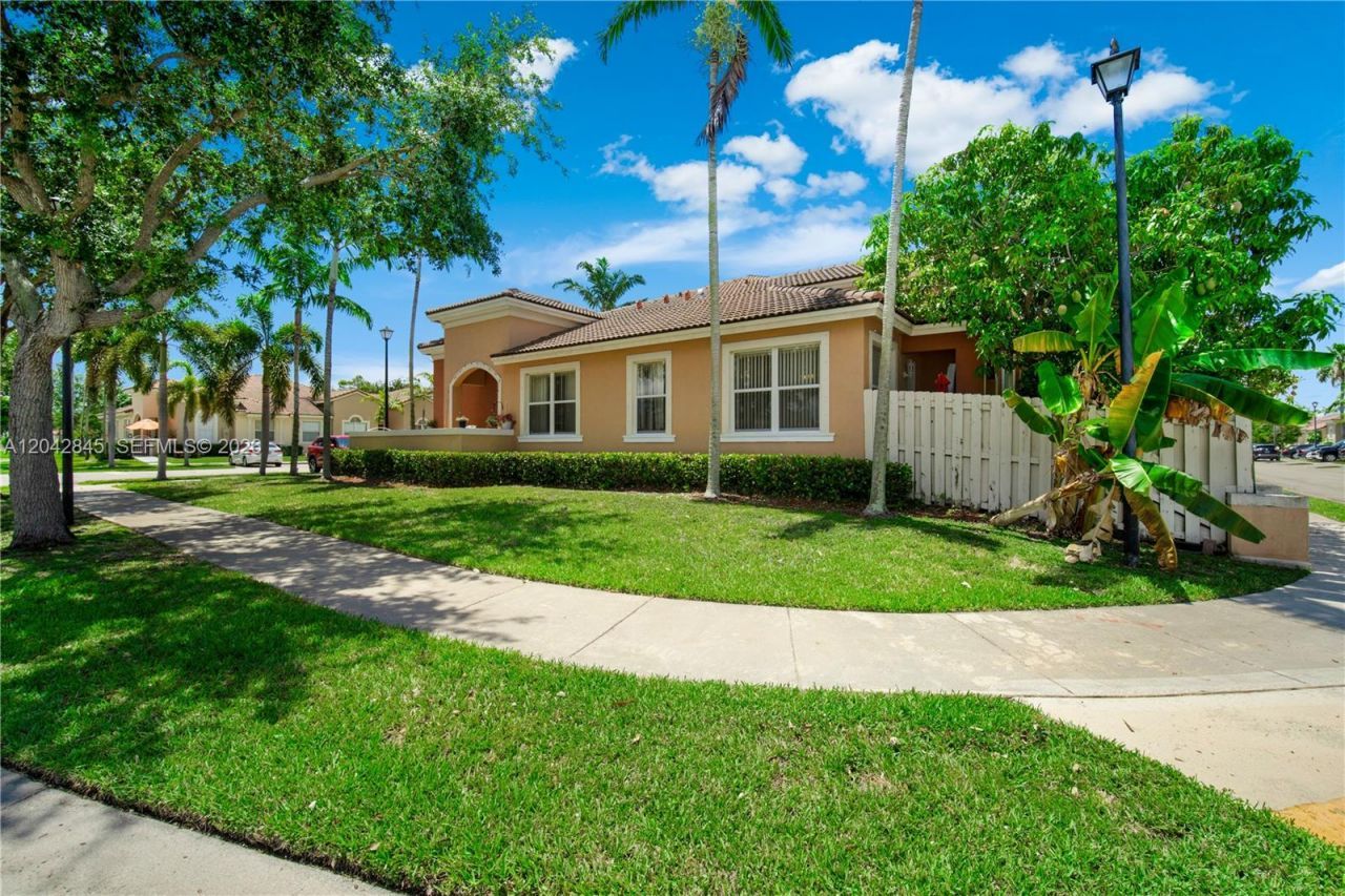 23801 SW 109th Pl , Homestead, FL 33032 Photo