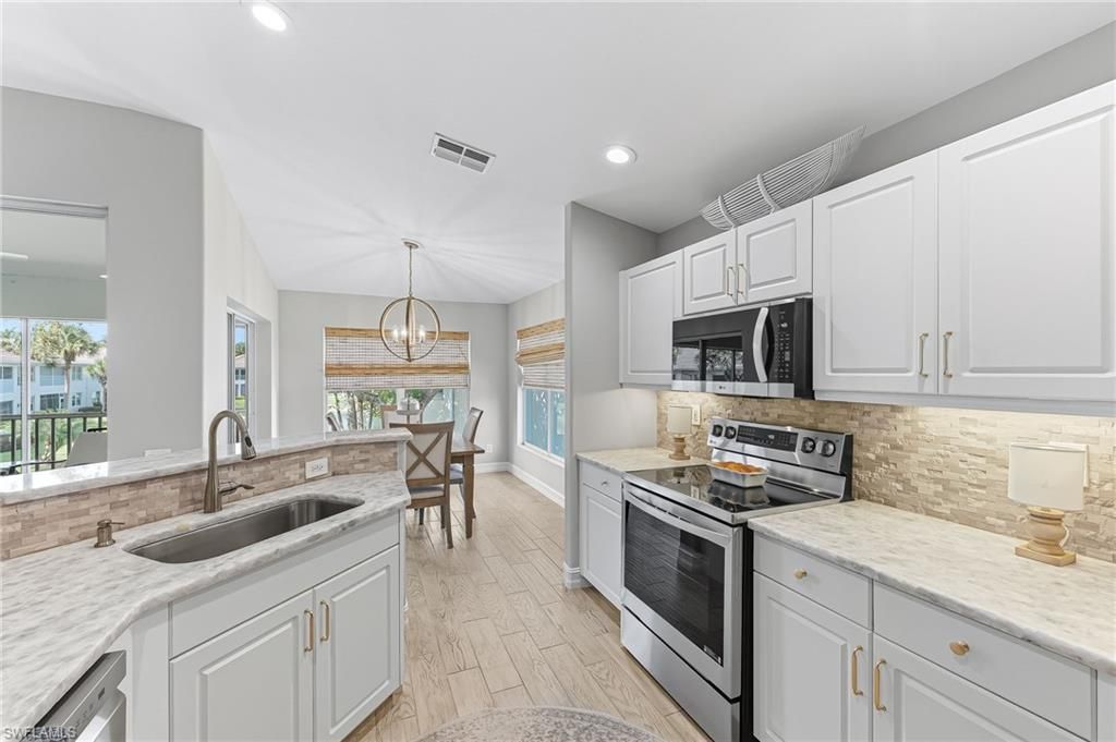 832 Carrick Bend Cir, Unit 202, Naples, FL 34110 Photo