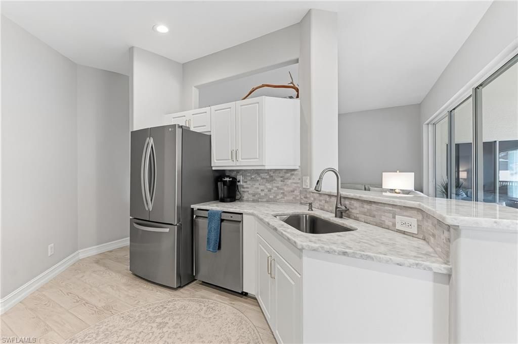 832 Carrick Bend Cir, Unit 202, Naples, FL 34110 Photo