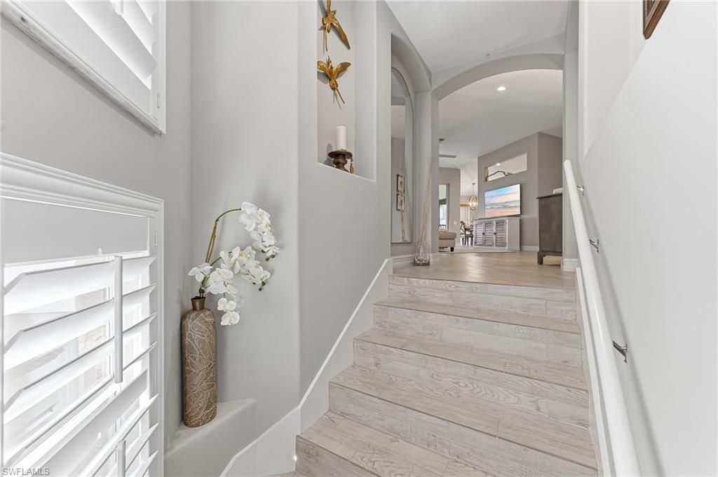 832 Carrick Bend Cir, Unit 202, Naples, FL 34110 Photo