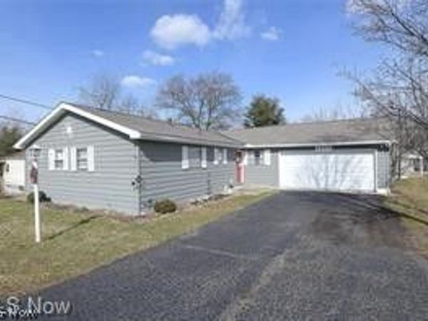 1373 Military Road , Zanesville, OH 43701