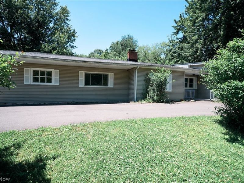 4942 Lear Nagle Road, North Ridgeville, OH 44039 Photo 1