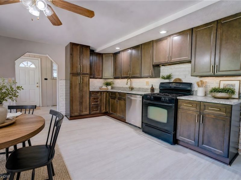 4942 Lear Nagle Road, North Ridgeville, OH 44039 Photo 15