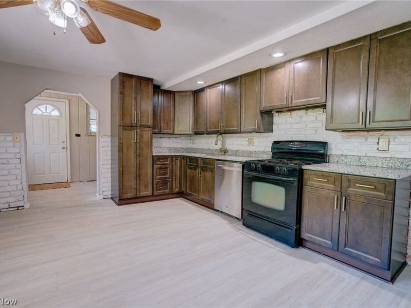 4942 Lear Nagle Road, North Ridgeville, OH 44039 Photo 16