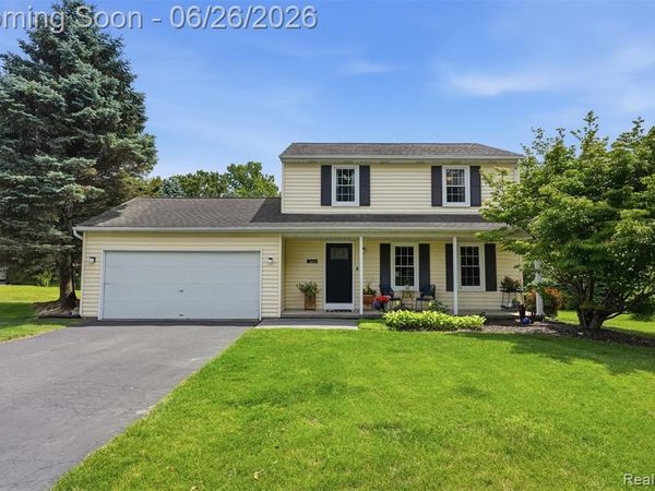 60569 Town Square Street, Lyon Twp, MI 48165