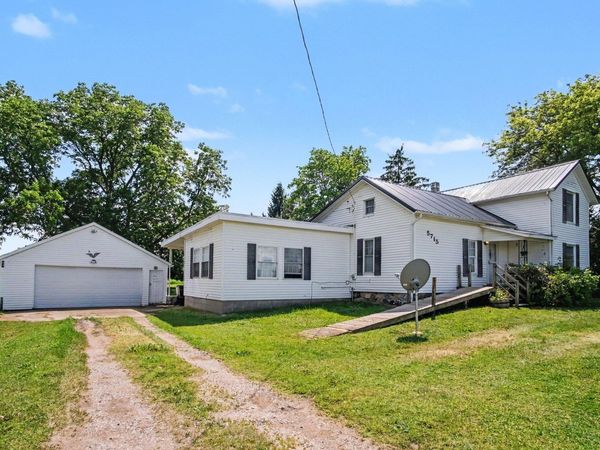 5715 Potters Road, Saranac, MI 48881