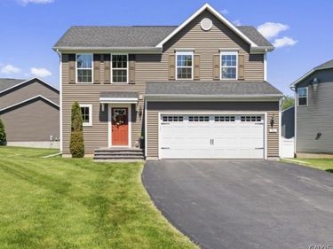 101 Weeping Willow, Camillus, NY 13031