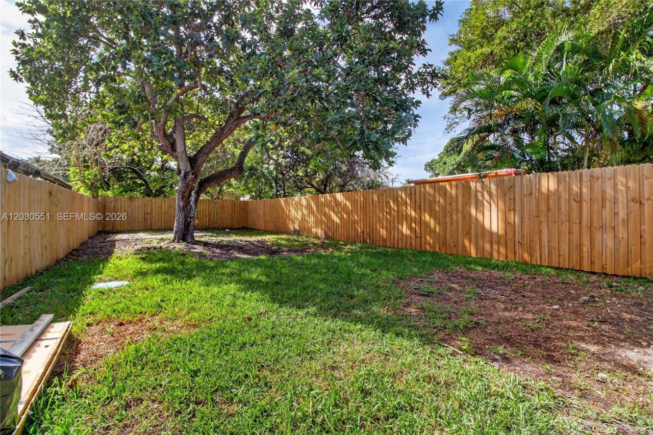 428 NW 97th St, Miami, FL 33150 Photo