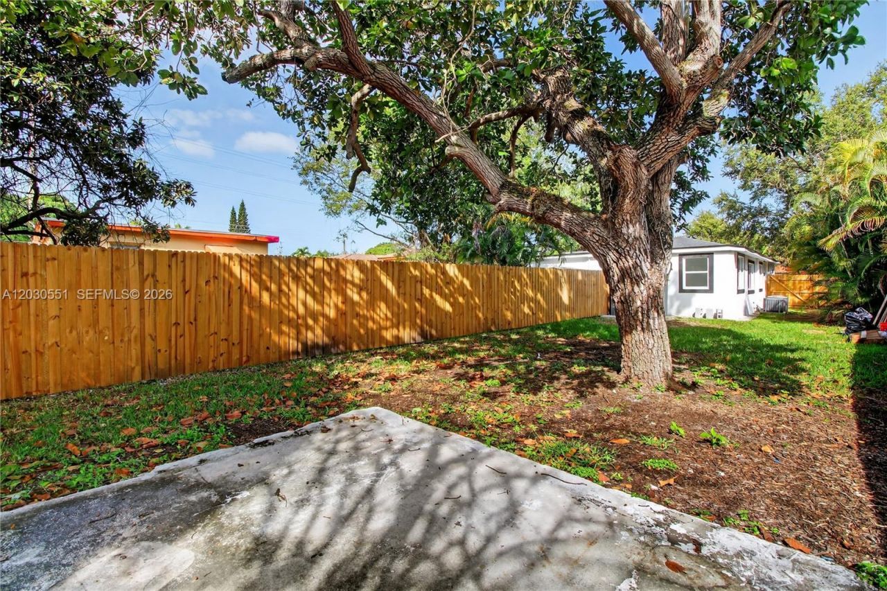 428 NW 97th St, Miami, FL 33150 Photo