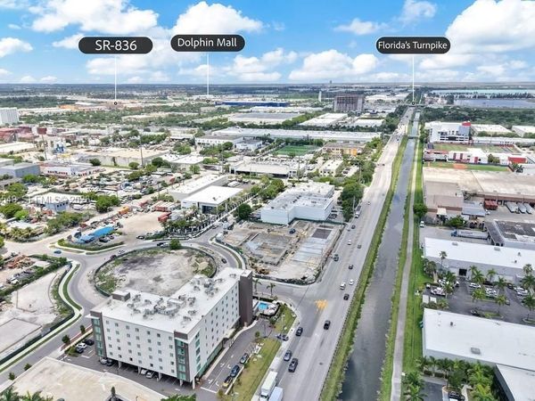 10800 NW 24th St , Sweetwater, FL 33165