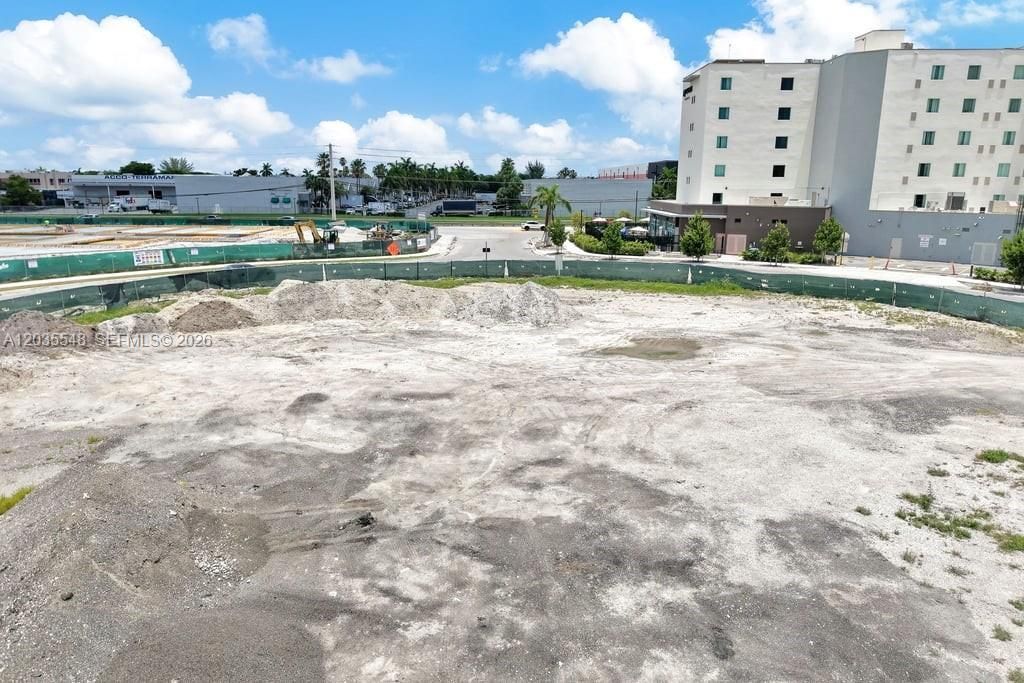 10800 NW 24th St , Sweetwater, FL 33165 Photo