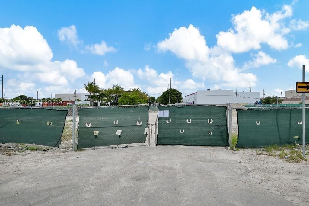 10800 NW 24th St , Sweetwater, FL 33165 Photo