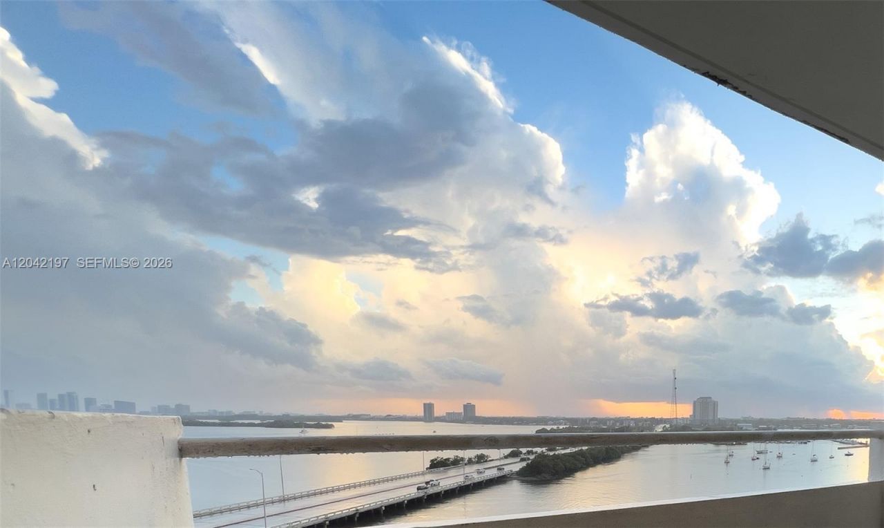 7904 West Dr, Unit 812, North Bay Village, FL 33141 Photo