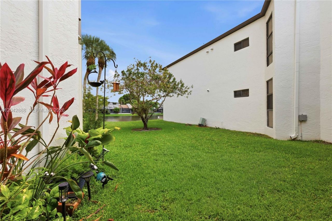 11230 Taft St , Unit 11230, Pembroke Pines, FL 33026 Photo