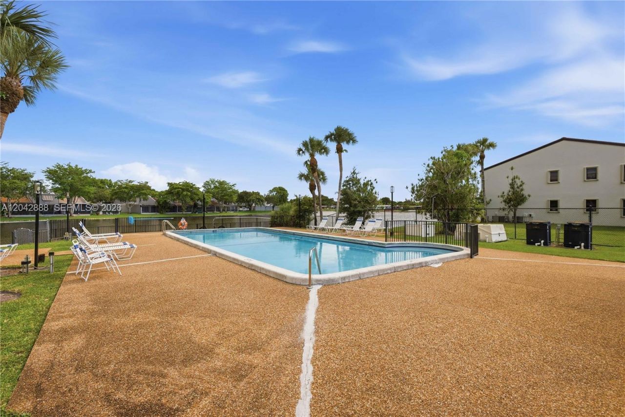 11230 Taft St , Unit 11230, Pembroke Pines, FL 33026 Photo