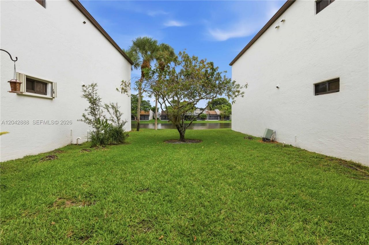 11230 Taft St , Unit 11230, Pembroke Pines, FL 33026 Photo