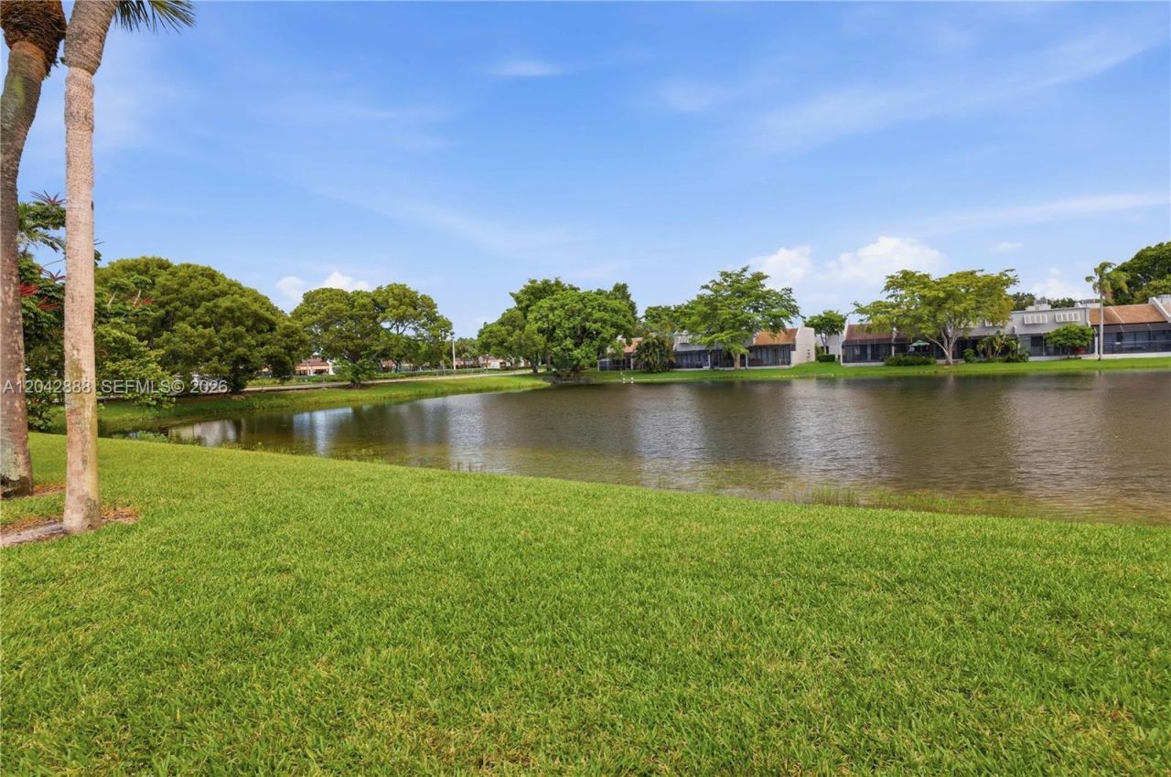 11230 Taft St , Unit 11230, Pembroke Pines, FL 33026 Photo