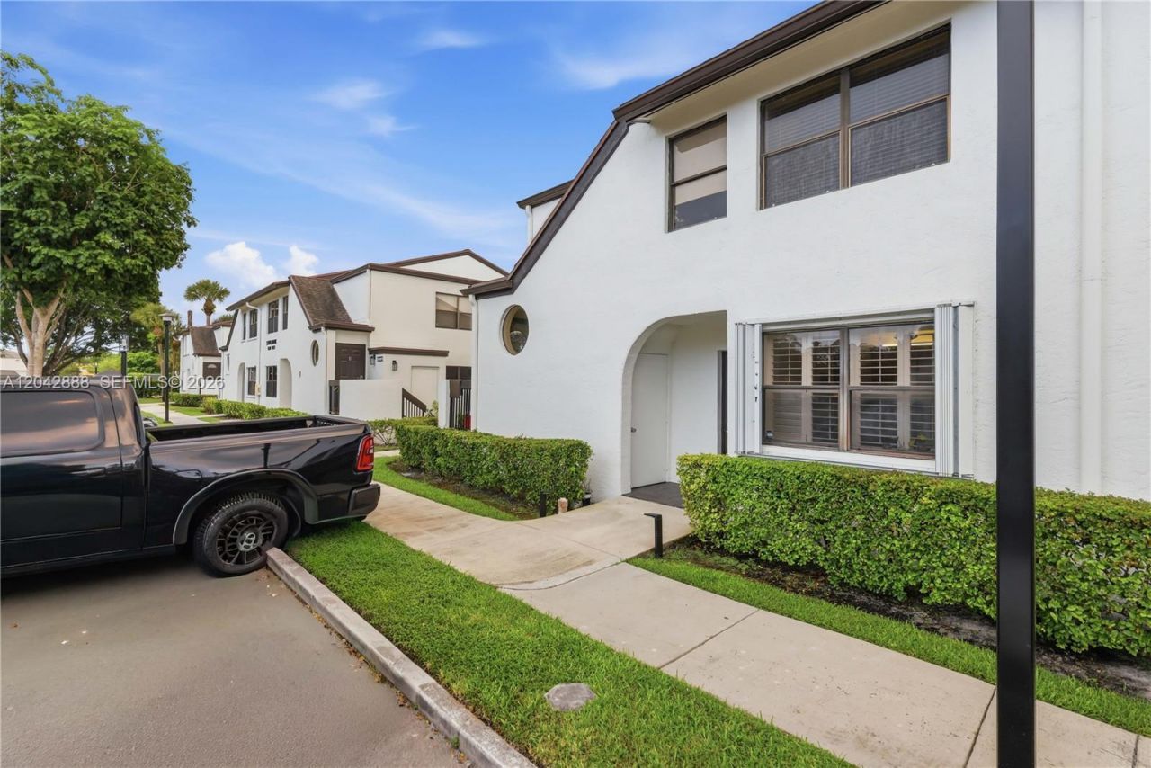 11230 Taft St , Unit 11230, Pembroke Pines, FL 33026 Photo