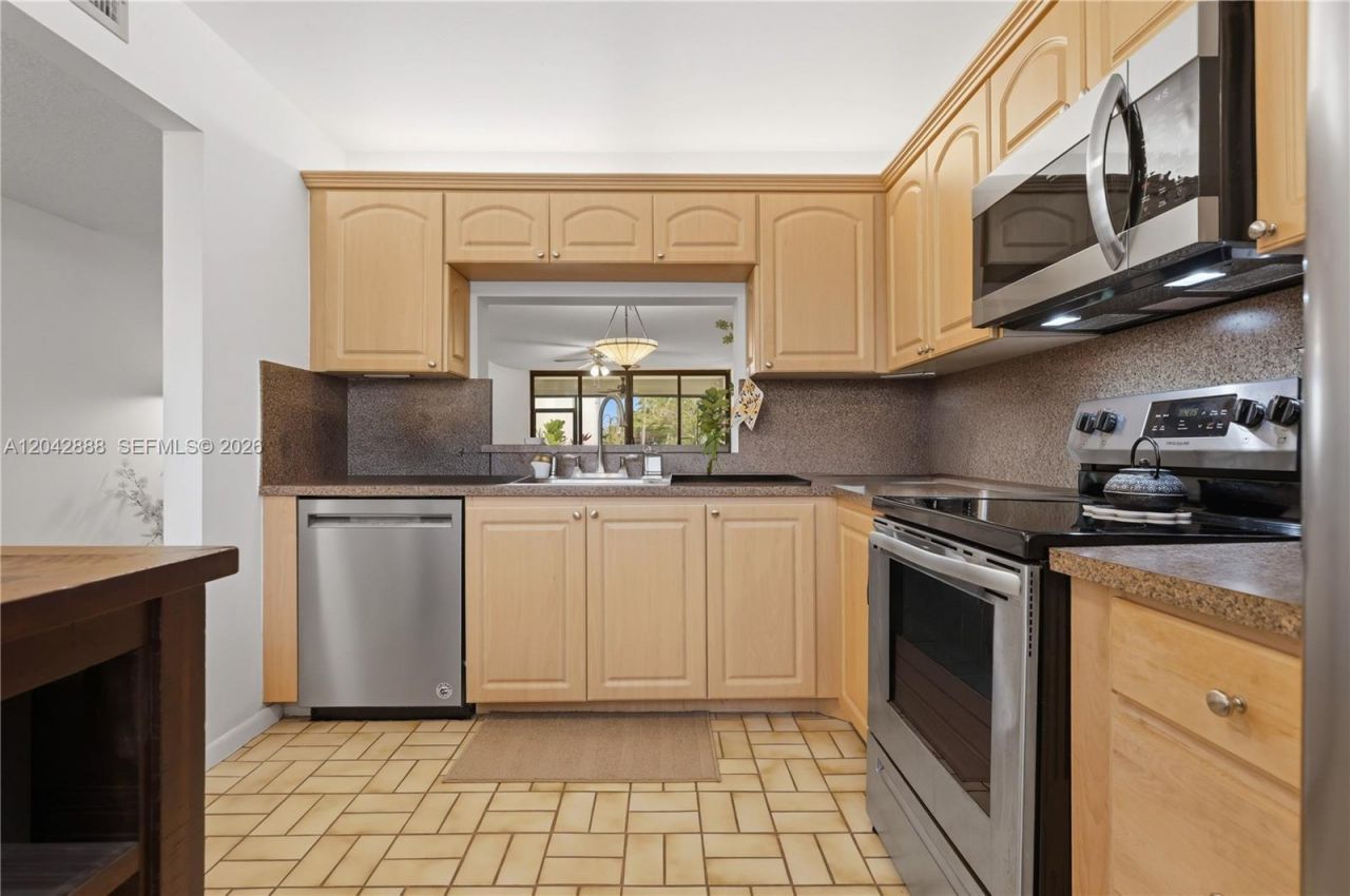 11230 Taft St , Unit 11230, Pembroke Pines, FL 33026 Photo