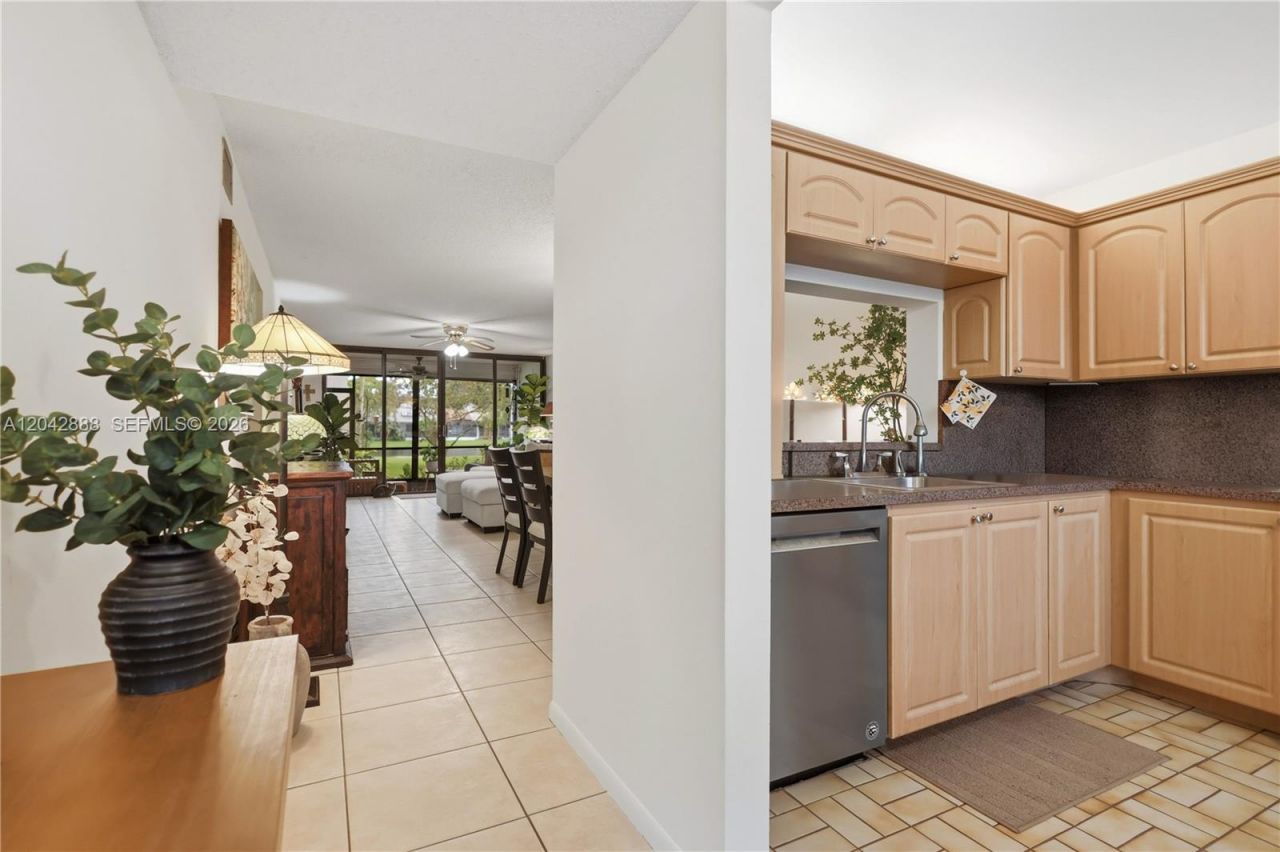 11230 Taft St , Unit 11230, Pembroke Pines, FL 33026 Photo