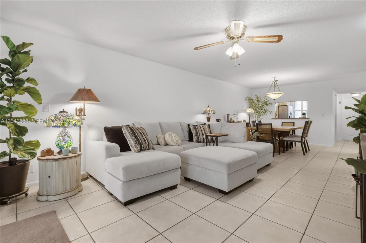 11230 Taft St , Unit 11230, Pembroke Pines, FL 33026 Photo